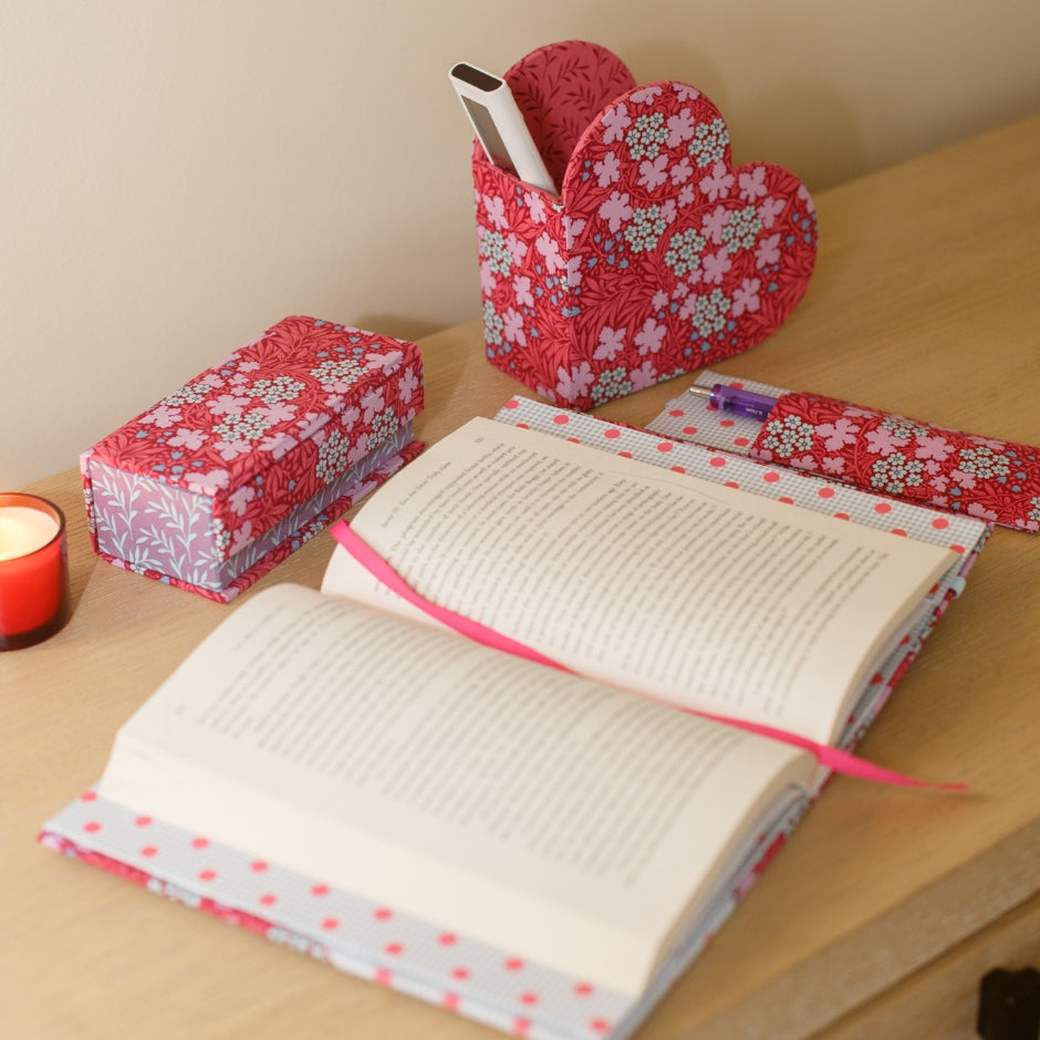 Making No-sew Fabric Book Covers - online course