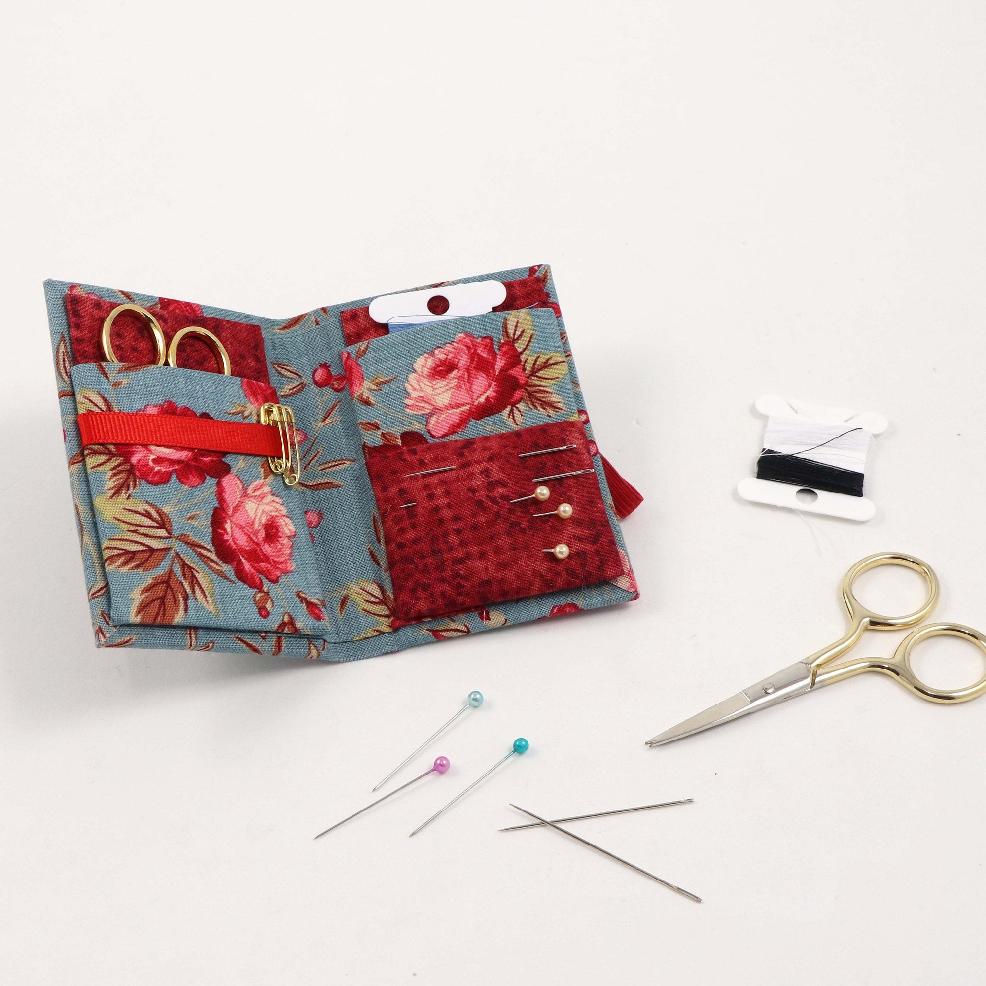 Portable Sewing Kit, Boxed Sewing Pattern Fabric Needles, Thread, Scissors  And Other Sewing Tools