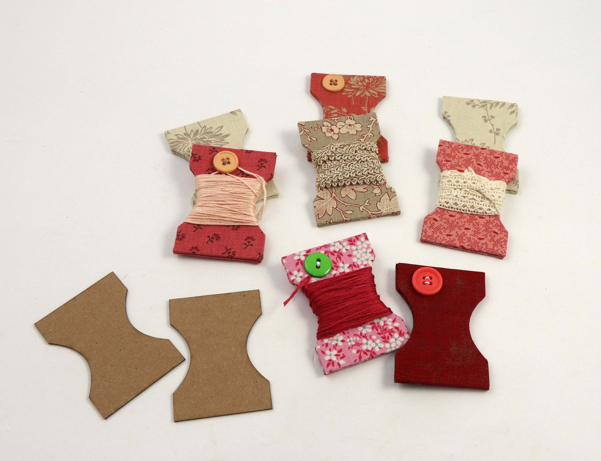 DIY fabric thread holder, pack with 5, cartonnage kit 112, free online instructions - Colorway Arts