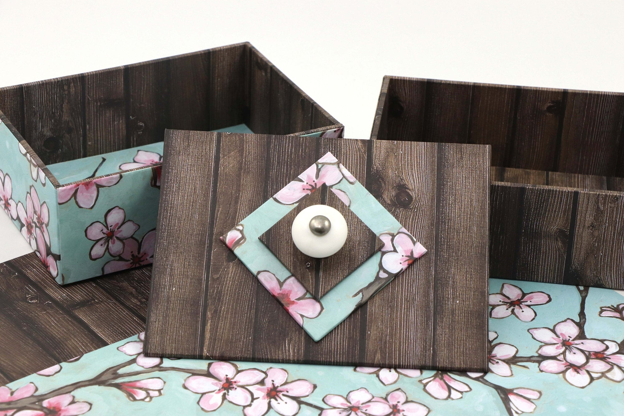 knobs, curio knobs, knobs with screws, HD08 - Colorway Arts