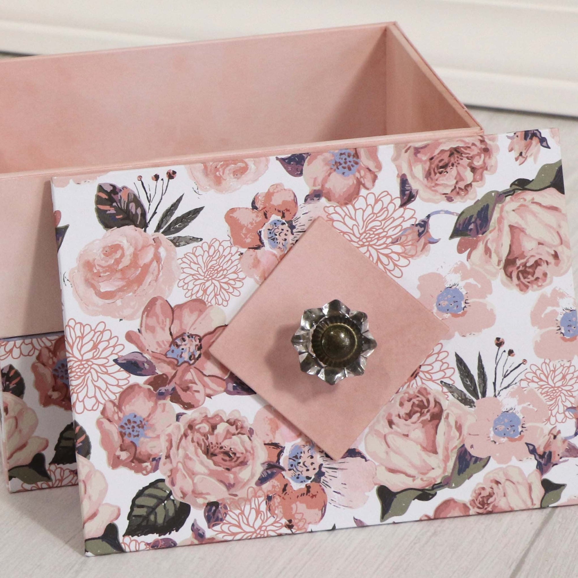 knobs, curio knobs, knobs with screws, HD08 - Colorway Arts